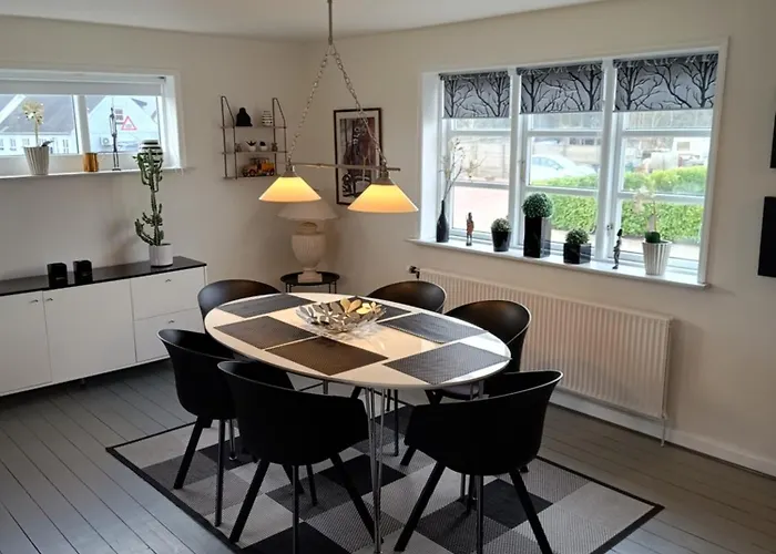 Bolig Ved Hav Og Fjord